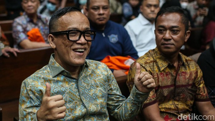 Noel Juga Didakwa Terima Gratifikasi Rp 3,3 M dan Motor Ducati dari Bawahan