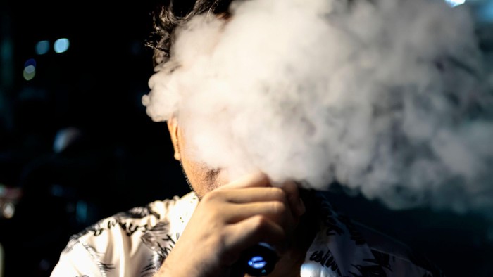 Singapura Gencarkan Razia Vape, Hukumannya Bisa Dibui-Dicambuk