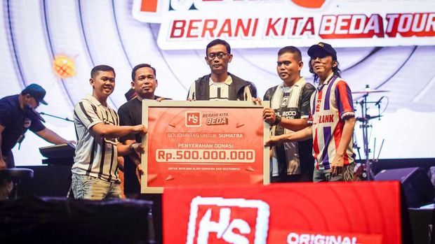 Momen Slank donasi Rp 500 juta untuk Sumatera.