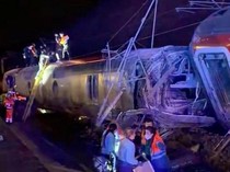 2 Kereta Penumpang Tabrakan di Spanyol, 21 Orang Tewas-100 Terluka