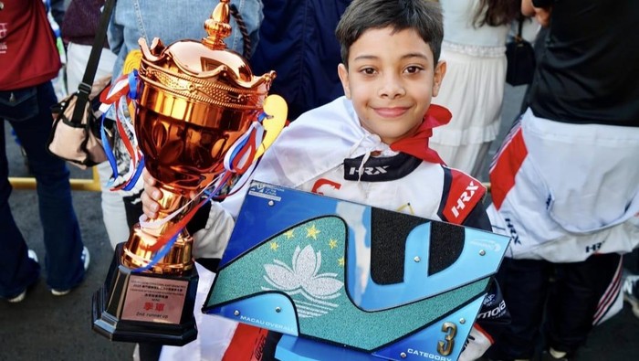 Pegokar Cilik Syabil Umar Basalamah Raih Trofi di Makau