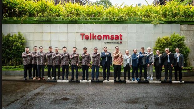 PT Telkom Satelit Indonesia (Telkomsat), anak perusahaan Telkom, memperkuat komitmennya dalam memperluas konektivitas nasional, khususnya di wilayah tertinggal, terdepan, dan terluar (3T) dengan kerja sama strategis empat pihak bersama China Telecom Corporation Limited Satellite Communications Branch (CTSC), PT China Telecom Indonesia (CTID), dan PT Skyconn Satelit Indonesia (Skyconn).