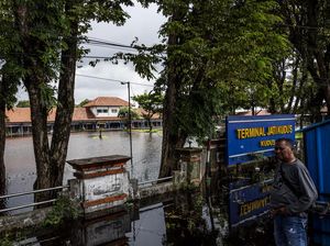 Penampakan Terminal Bus Jati Kudus Lumpuh Akibat Banjir