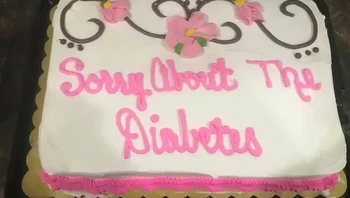 Kue yang jahat. Foto: BaconGivesMeALardon via Bored Panda