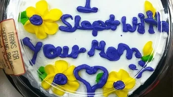 Kue ultah dari sang ayah. Oh, please. Foto: simon_wang12 via Bored Panda