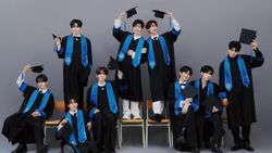 Foto-foto Wisuda ZEROBASEONE Jelang Album Perpisahan