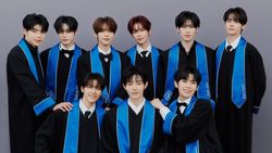 Foto-foto Wisuda ZEROBASEONE Jelang Album Perpisahan