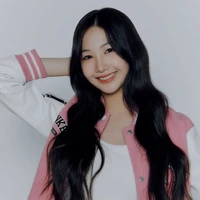 Sejumlah netizen kembali membandingkan penampilannya dulu dan sekarang. Banyak yang menyayangkan jika Ahn Seungbi harus menjalani operasi plastik karena tuntutan agensinya. Foto: Instagram