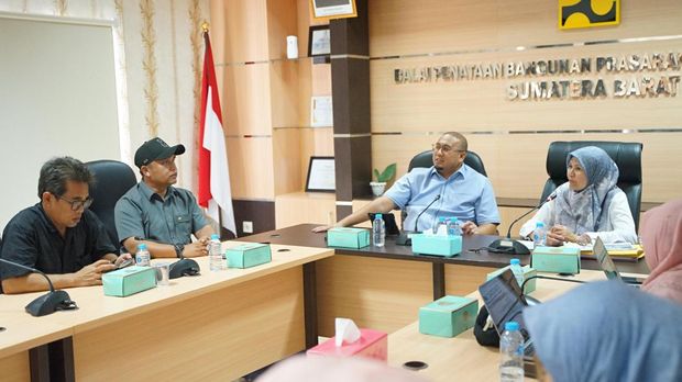 Andre Rosiade melakukan kunjungan kerja ke Kantor Balai Penataan Bangunan, Prasarana dan Kawasan (PBPK) Sumbar.