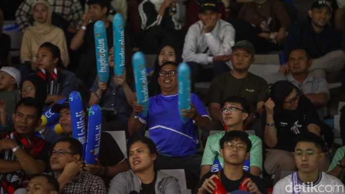 Sorak penonton bergema di Istora Senayan sejak pertandingan pembuka di Istora Senayan, Jakarta, Selasa (20/1/2026).