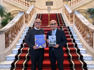 Buku Rasa Bhayangkara Nusantara Terbit dalam Bahasa Inggris, Diberikan ke Dubes