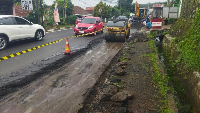 Pemprov Banten Perbaiki 20 Ruas Jalan Rusak di Kabupaten Pandeglang