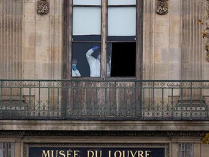 Dunia Hari Ini: Media Prancis Rilis Rekaman Keamanan Perampokan Louvre
