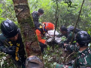 Evakuasi Sulit, Lokasi Jatuh Pesawat ATR 42-500 Jauh dari Jalur Pendakian