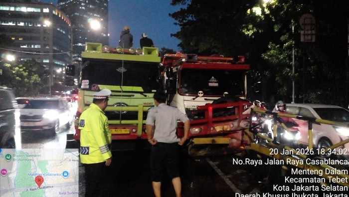 Truk Celaka di Casablanca hingga Macet di Mana-mana