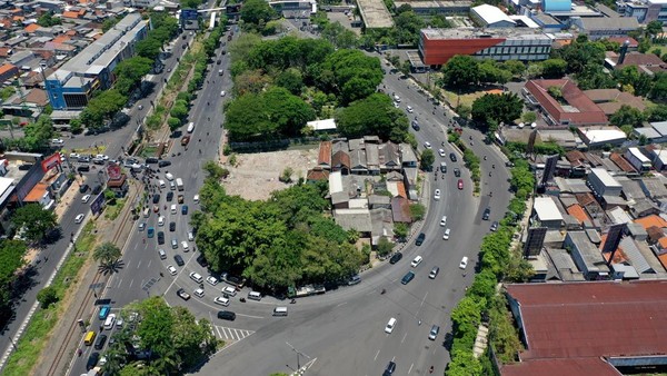 Potret Kampung di Tengah Jalan Ahmad Yani Sebelum dan Sesudah Dibongkar