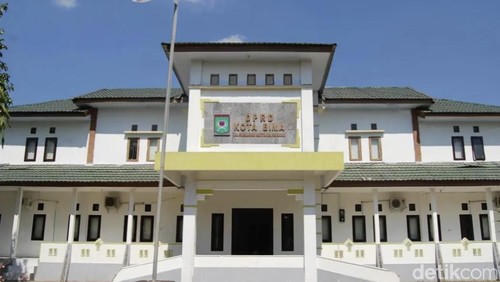 Gadung DPRD Kota Bima.