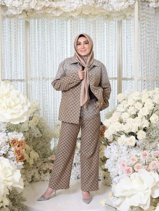 Gaya Glamor Vie Shantie Khan, Sosialita Malaysia Viral karena Gubernur Aceh