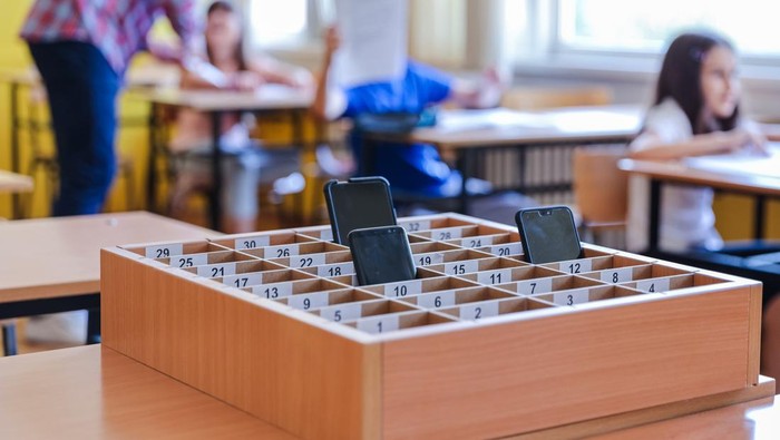 Disdik Aceh Batasi Guru dan Murid Gunakan HP saat Jam Belajar