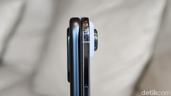 Ketebalannya hanya 7,1mm. Nyari sama tipis dengan iPhone Air. Foto: Adi Fida Rahman/detikINET