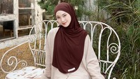 Jule kemudian izin untuk menjadi diri sendiri saat ini. Izinkan aku menjadi diri sendiri, tapi tidak menutup celah untuk aku belajar lebih baik lagi setiap hari, tulisnya. (Foto: dok Instagram juliaprt7)