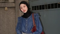 Belum diketahui secara pasti maksud izin dari Julia Prastini. Sebelumnya memang gencar sekali kabar dirinya tampil tanpa hijab. (Foto: dok Instagram juliaprt7)