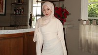 Penampilan Jule saat memakai hijab. (Foto: dok Instagram juliaprt7)