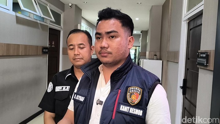 Dendam Kesumat ASN Gresik Lempar Batu Bus Trans Jatim yang Ugal-ugalan