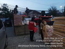 Kemensos Salurkan Bantuan Logistik bagi Korban Banjir Karawang