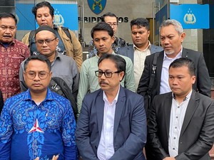 Demokrat Serahkan Bukti Tudingan SBY Terlibat Isu Ijazah Jokowi ke Polisi
