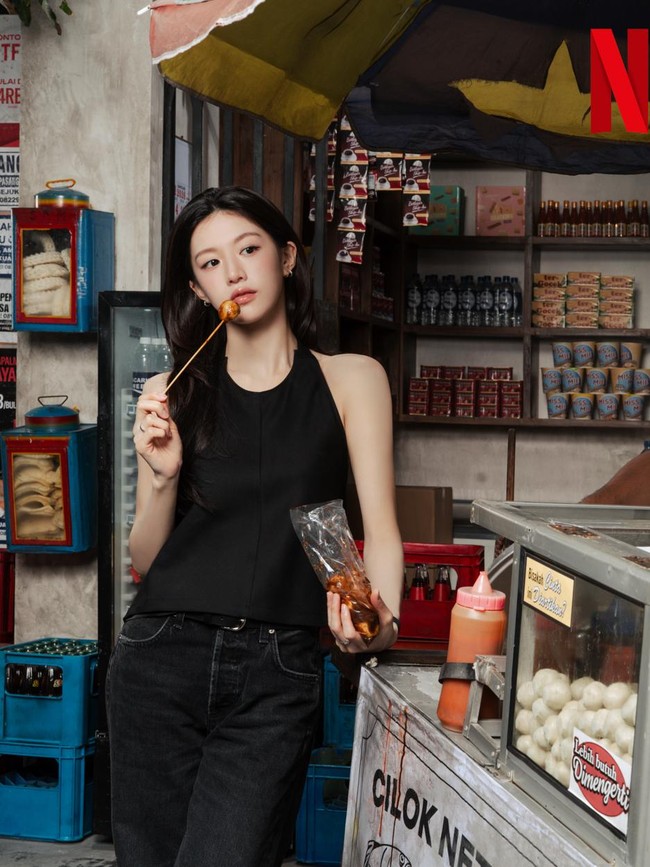 Heboh Kim Seon Ho & Go Youn Jung Melokal, Makan Cilok Hingga Naik Bajaj