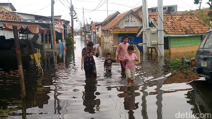 kondisi permukiman warga di RW 01 Kelurahan Tirto Pekalongan Barat.