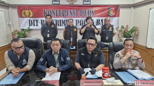 Konferensi pers Ditreskrimum Polda Bali terkait penangkapan buronan Interpol, Selasa (20/1/2026).