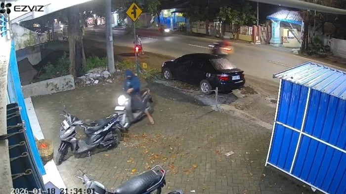 Maling mencuri motor di Pasuruan
