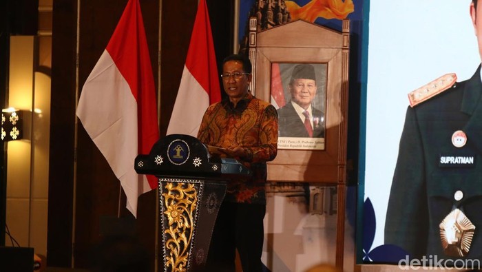 Menteri Hukum Supratman Andi Agtas saat memberikan sambutan saat peresmian Pos Bantuan Hukum (Posbankum) Kalurahan/Kelurahan di Royal Ambarrukmo, Kabupaten Sleman, Selasa (20/1/2026).