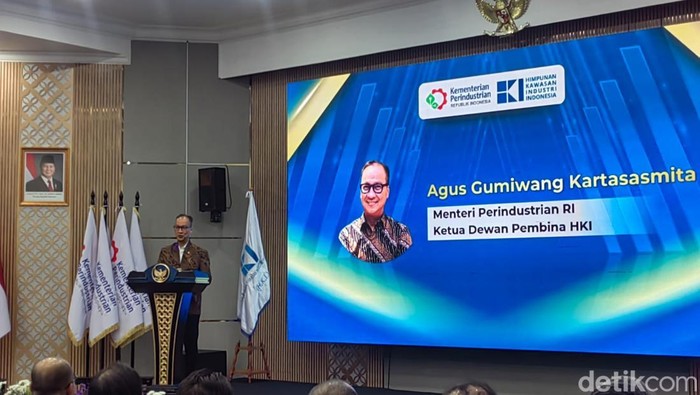 Menperin Buka Suara soal Suntikan Rp 100 T BUMN Tekstil