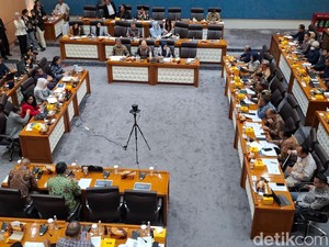 Menteri UMKM Geram Produk Murah China Banjiri RI