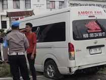 Ambulans Bawa Jenazah di Enrekang Kecelakaan gegara Ban Meletus