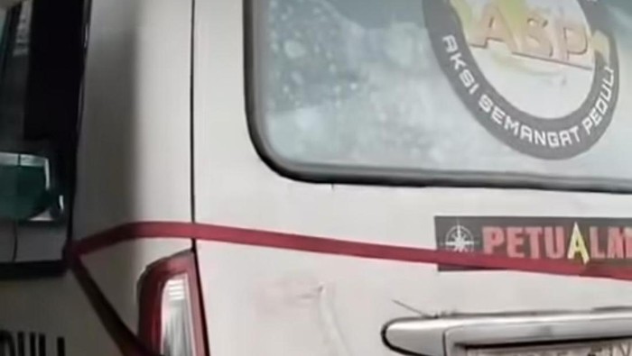 Mobil Relawan Dibobol Maling-9 Orang Tewas Tertabrak KA