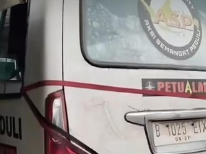 Mobil Relawan Dibobol Maling-9 Orang Tewas Tertabrak KA