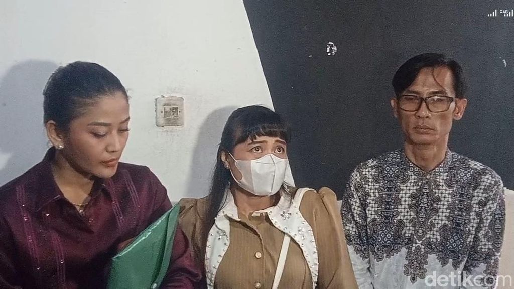 Sambil Nangis, Nuning Curhat Trauma 14 Tahun Ditinggal Aliff Alli