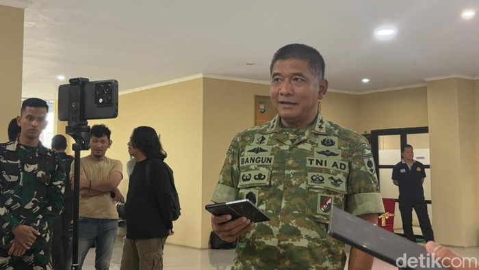 Pangdam Nawoko: Tim SAR ATR 42-500 Punya Skill Mountaineering-Vertical Rescue