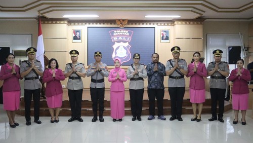 Pelantikan Wakapolres Gianyar yang dirangkaikan dengan Serah Terima Jabatan (Sertijab) Kabag Ops dan Kapolsek Sukawati di Polres Gianyar, Selasa (20/1/2026). (Foto: Dok. Polres Gianyar)