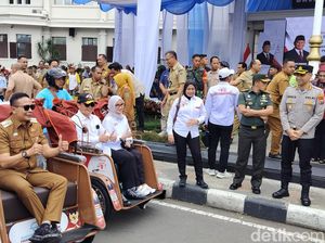 Pemkot Malang Bagikan Ratusan Becak Listrik dari Presiden Prabowo