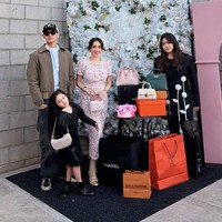 Selain tas Chanel, pengusaha muda di bidang pertambangan ini juga menghadiahkan tas Hermes Birkin. Foto: Instagram/@realangelkaramoy