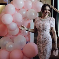 Angel Karamoy merayakan hari ulang tahun yang ke-9 pada 16 Januari 2026 di Los Angeles. Ia tampil cantik dengan gaun klasik nan feminin berwarna pink muda. Foto: Instagram/@realangelkaramoy