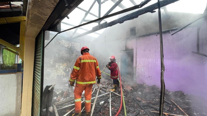 Rumah Makan Padang Widia Minang di Kembaran Banyumas Kebakaran
