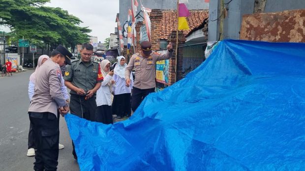 Polsek Ciputat Timur tindaklanjuti keluhan bau sampah di sekolah