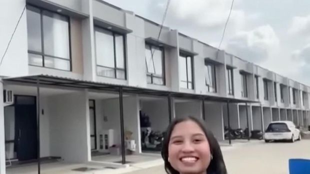 Potret Rumah Baru Nunung Dua Lantai