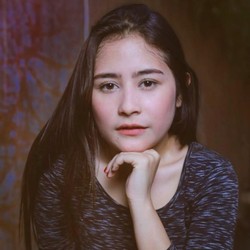 Prilly Latuconsina Kaget Dapat 30 Ribu Tawaran Kerja dari LinkedIn